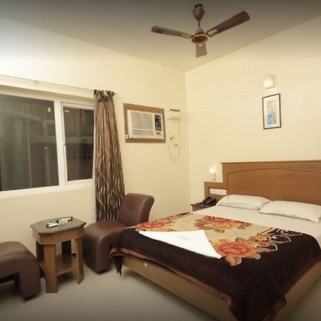 Krishna Inn Chennai Exterior photo